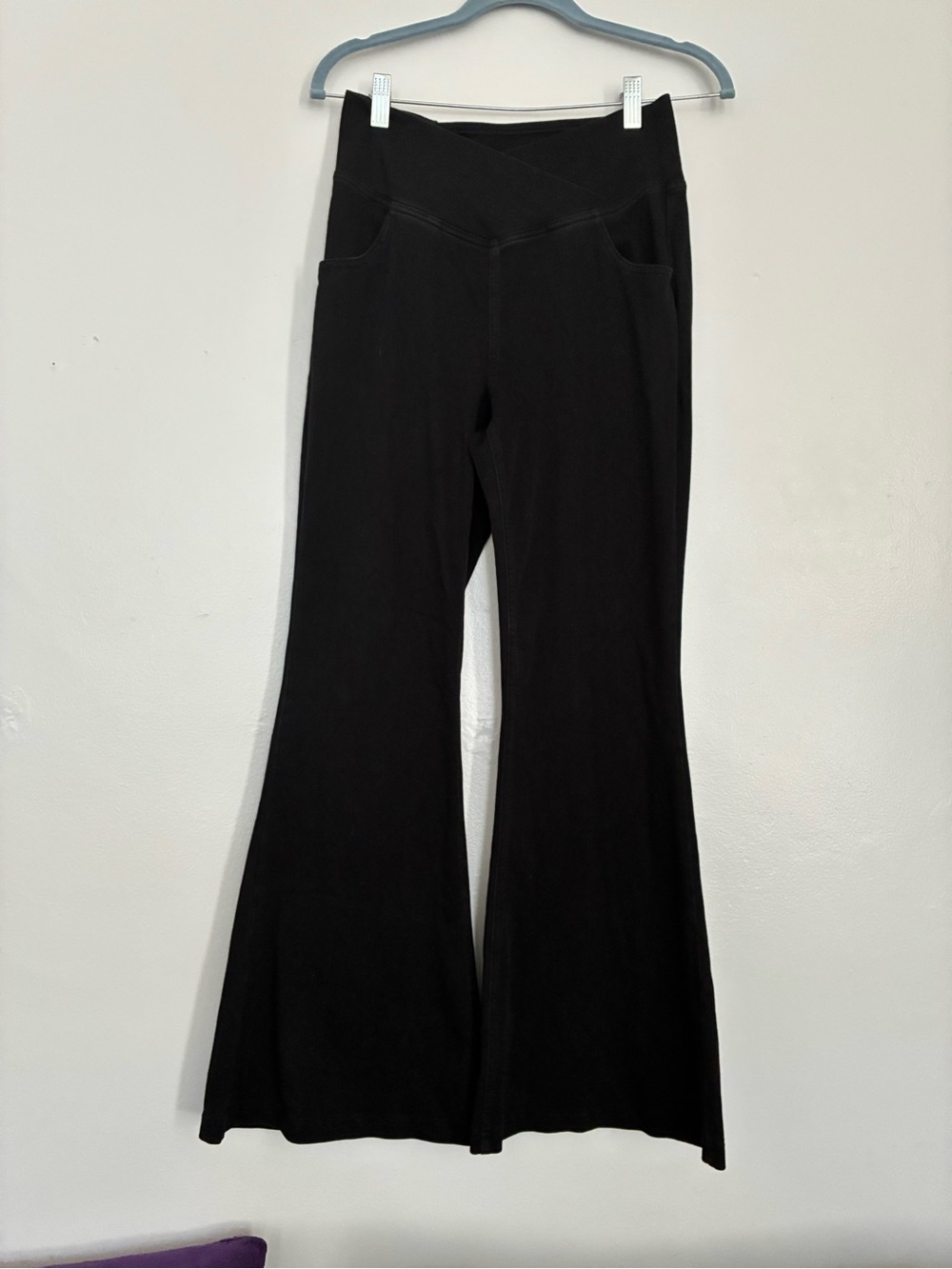 Halara pull on flare pants